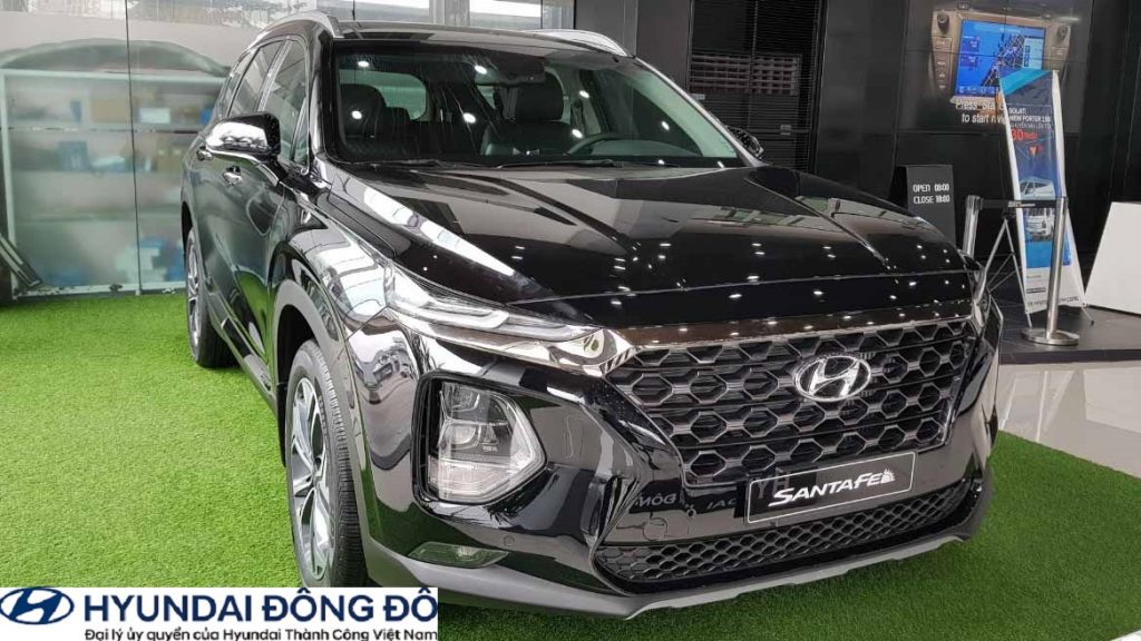 Huyndai Santafe màu đen sang trọng