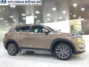 Tucson bản tiêu chuẩn 2019 màu đồng sang trọng