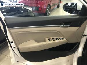Cửa số Elantra 2019 1.6 at