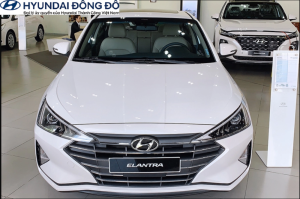 ELantra 2019 1.6 AT nhìn chính diện
