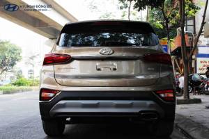 Đuôi xe của Santafe 2019 máy xăng đặc biệt