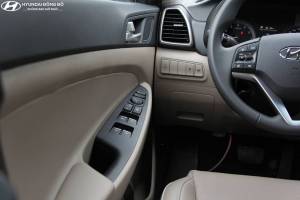 Cửa lái Tucson 2019 bản turbo 1.6at